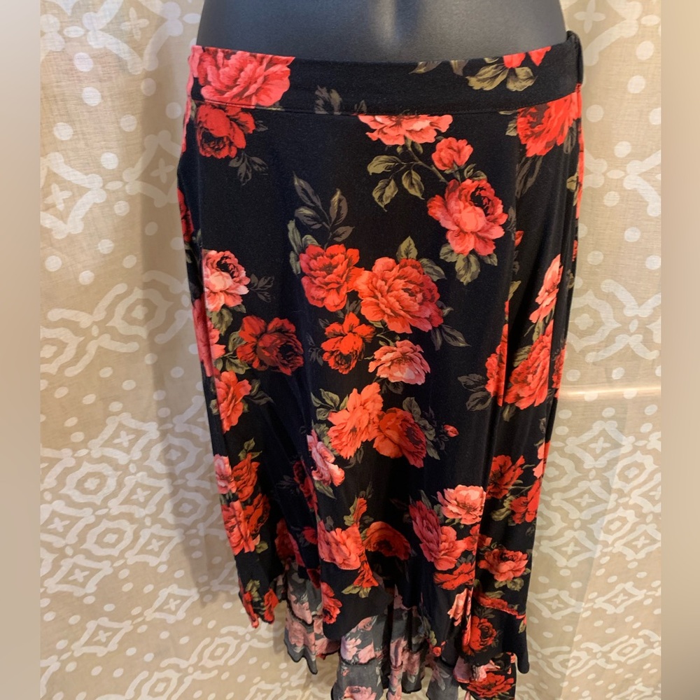 Hi-Low Skirt with Red Roses - Picture 2 of 6